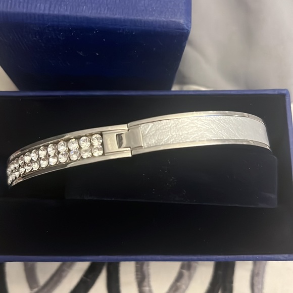 NWOT SWAROVSKI INTERVALE SILVER BANGLE 🔥🔥 - Picture 5 of 11